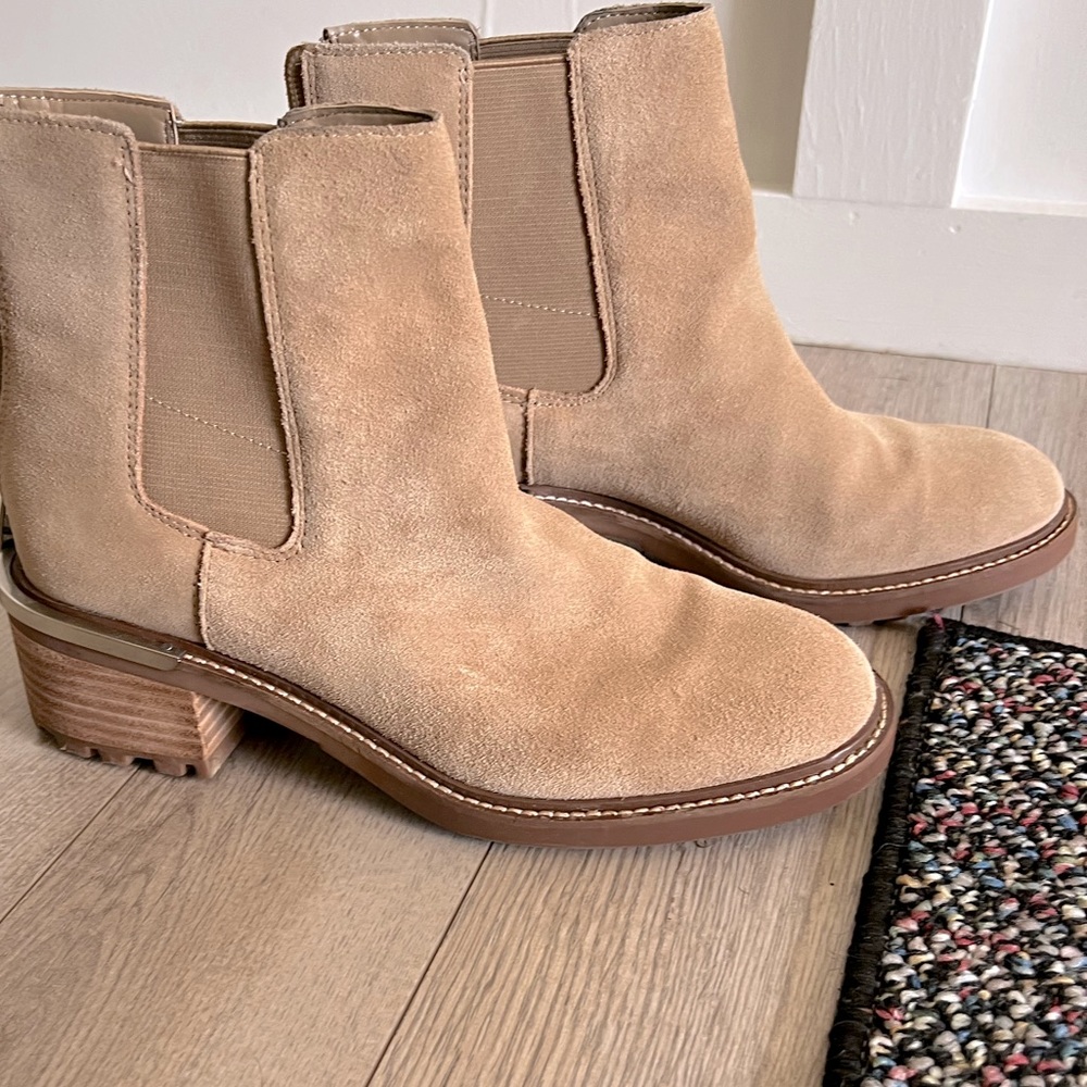vince camuto chelsea boots